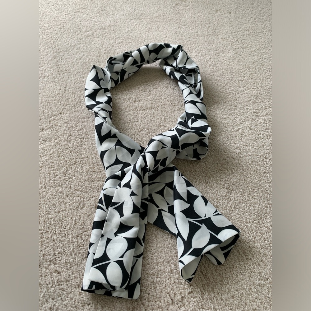 Dramatic Black/White Leaf Scarf - image 1